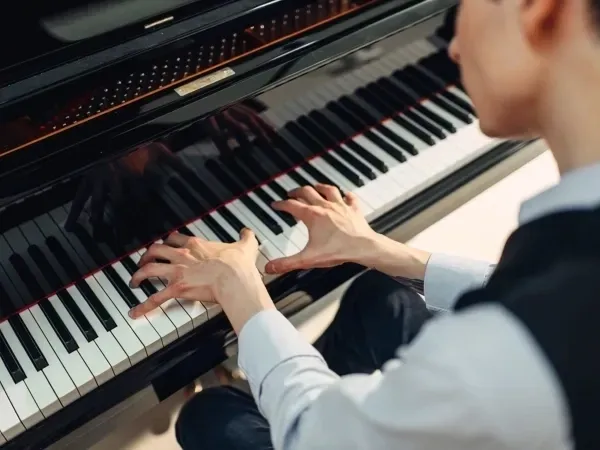 Comment bien choisir son premier piano ?